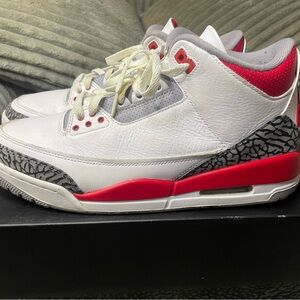Nike Air Jordan 3 Retro Mid White Fire Red Black Men’s Size 10.5 w Box
